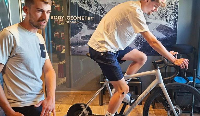 Apprentis en mécanique Cycle à l'EDM en visite pédagogique chez Unity Cycling
