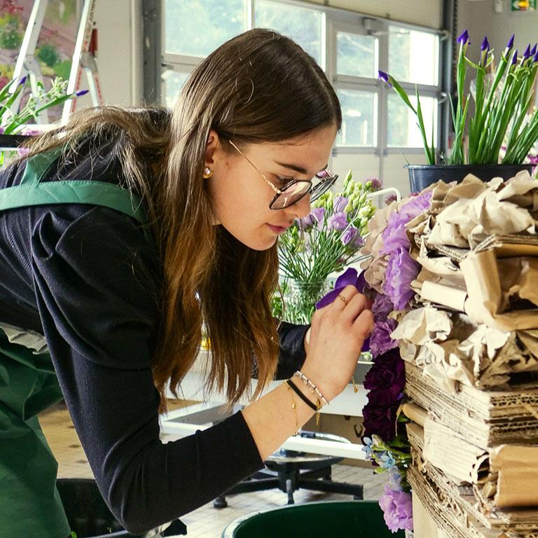 Alternante en fleuristerie à l'EDM